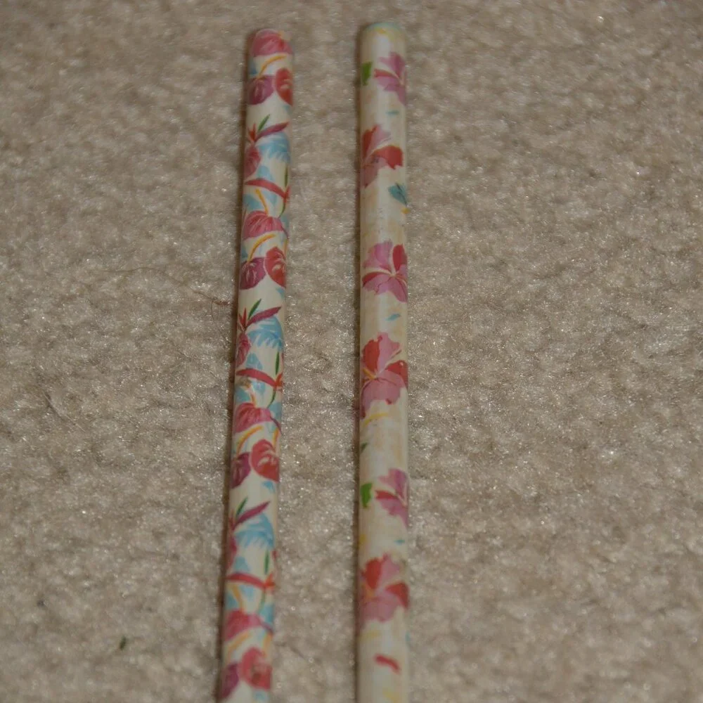 2 VINTAGE COLLECTIBLE UNUSUAL 1985 Japan FLOWER PEARL #2 LEAD UNSHARPENED PENCIL